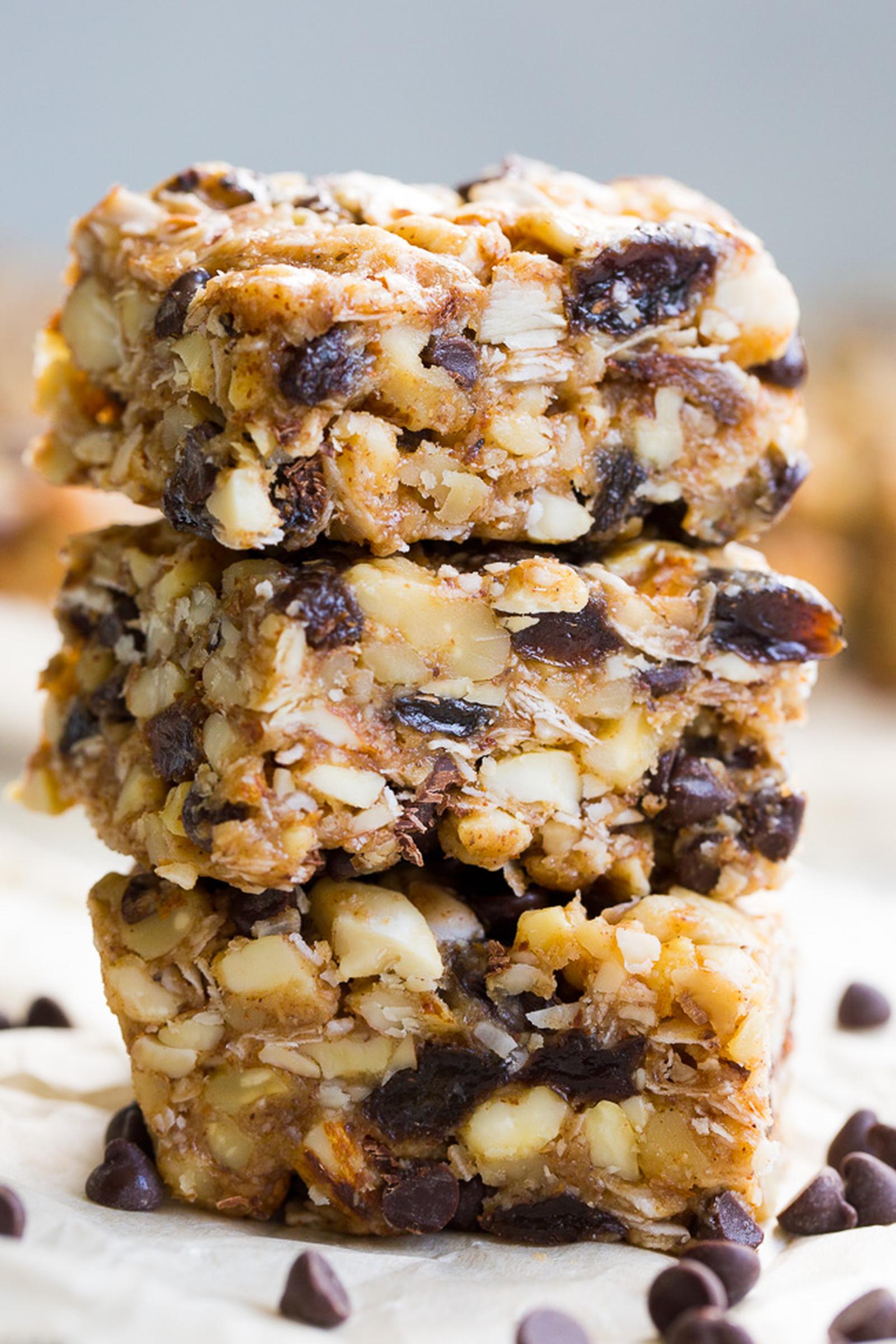 No Bake Granola Bars with Raisins and Chocolate Chips {Grain Free, Paleo}